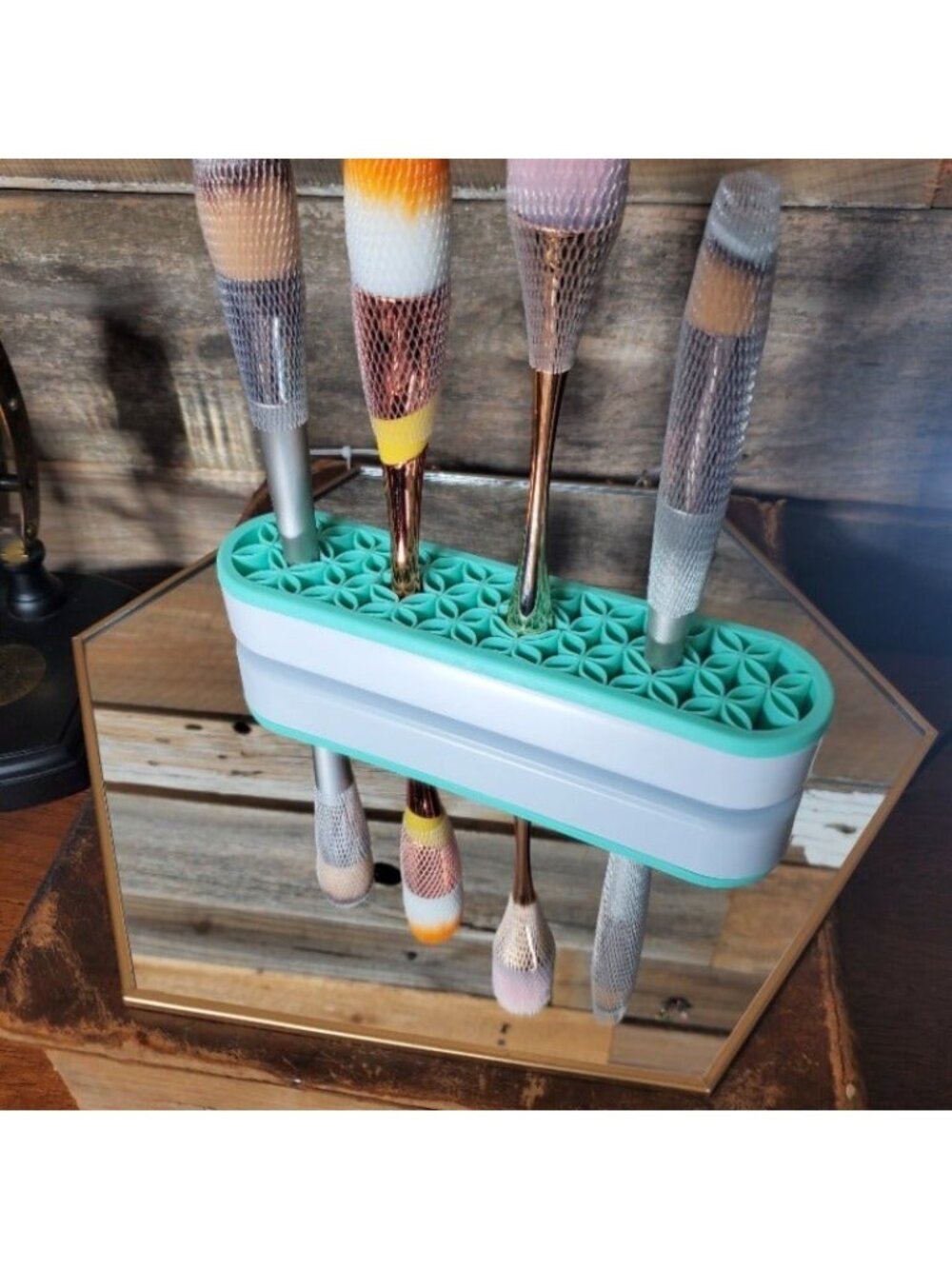 Makeup Brush Organizer- Green -Flexible-Portable-Silicone